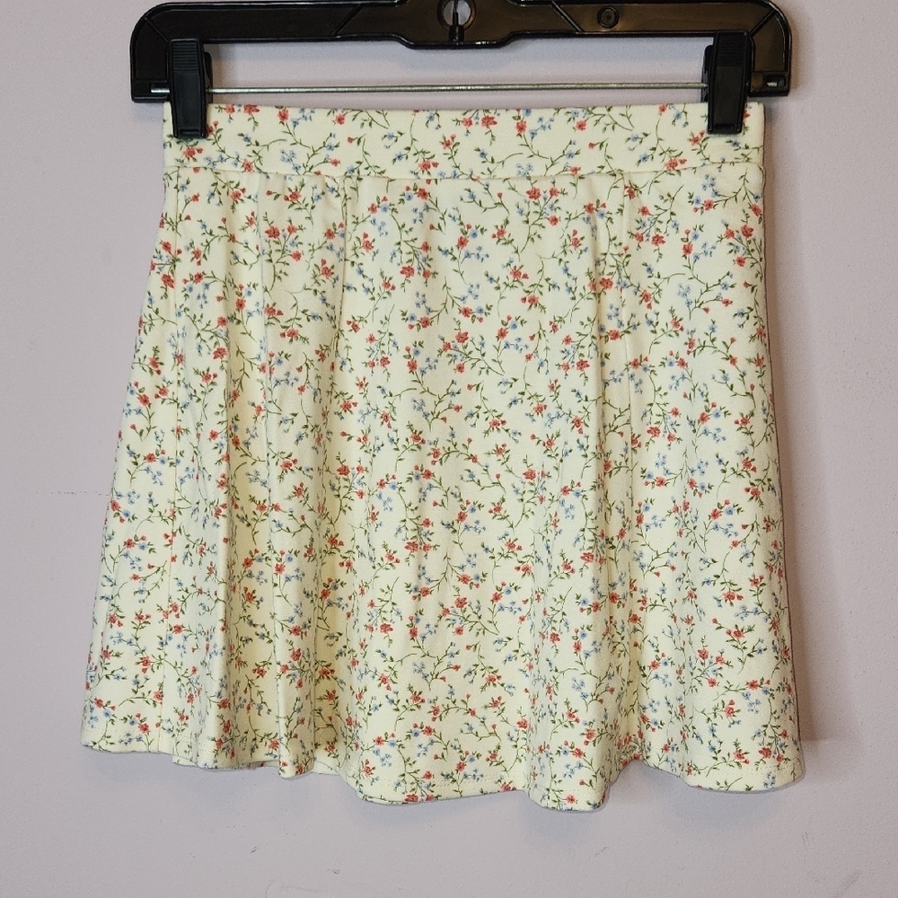 FOREVER 21 Floral Mini Skirt, size XS